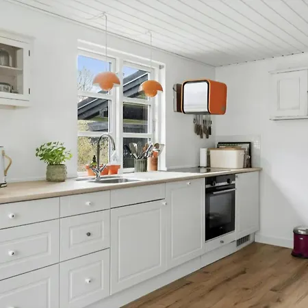 Semesterbostad Summer House By Hove Straede Near And Forest Asnæs