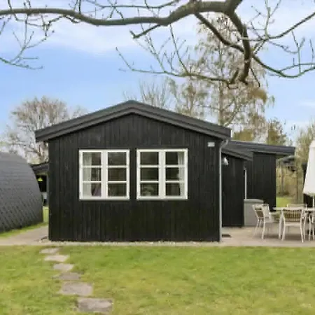 Summer House By Hove Straede Near And Forest Semesterbostad